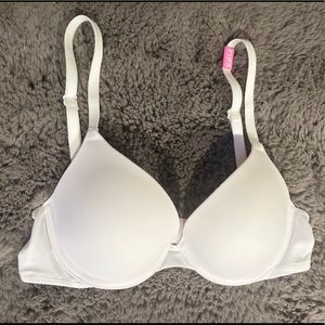 NWT VS Pink Wear Everywhere Push Up